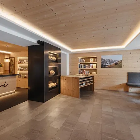 Berghotel Sanvi-2